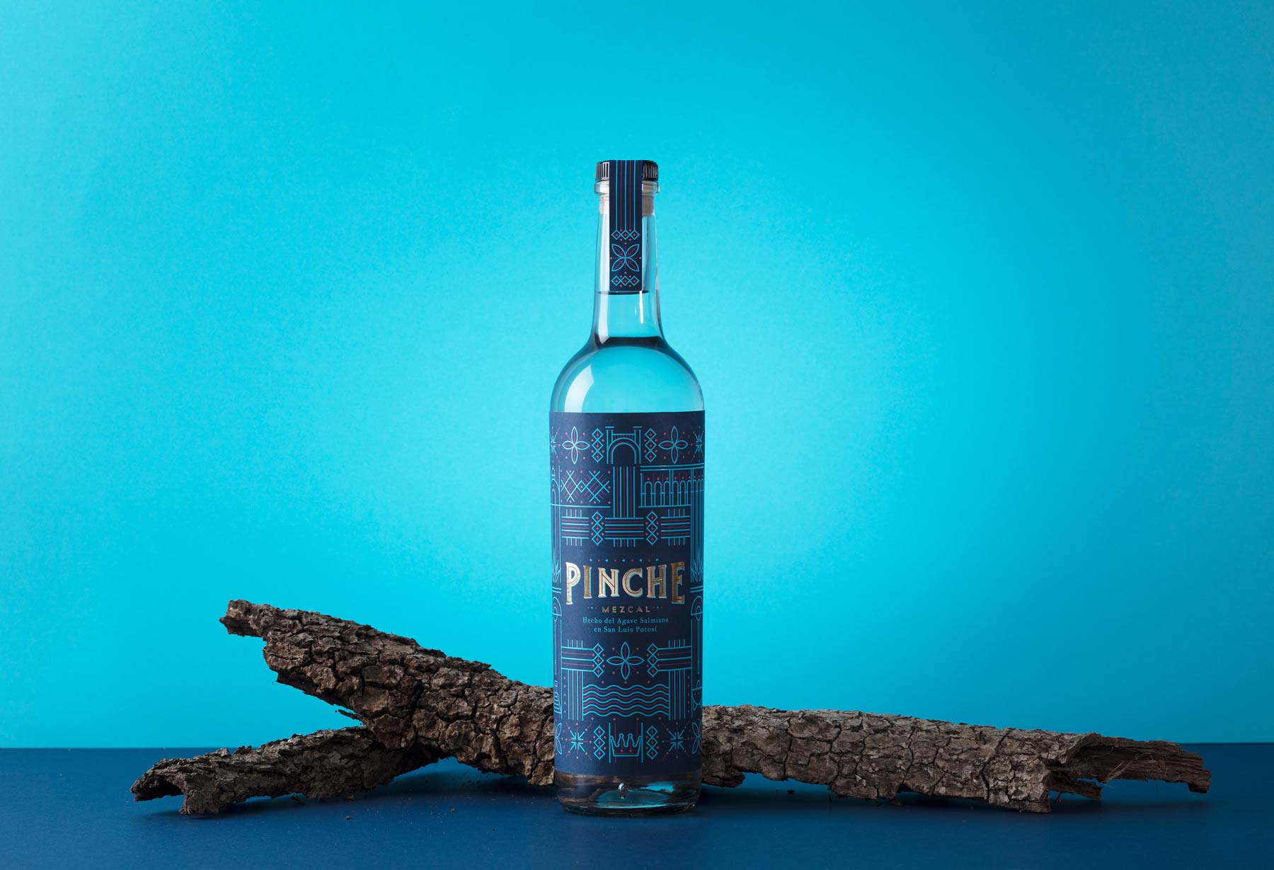 形也設計包裝分享-Pinche-Mezcal-1.jpg